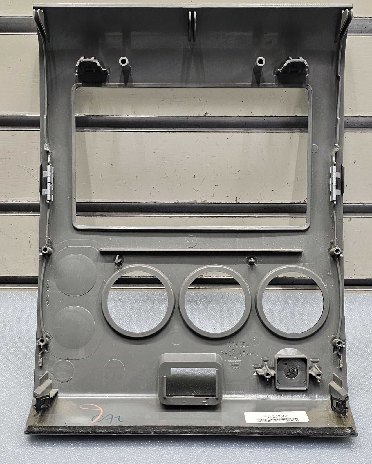 🔥04-07 ARMADA TITAN STEREO RADIO DASH PANEL TRIM CLIMATE CONTROL BEZEL BLACK