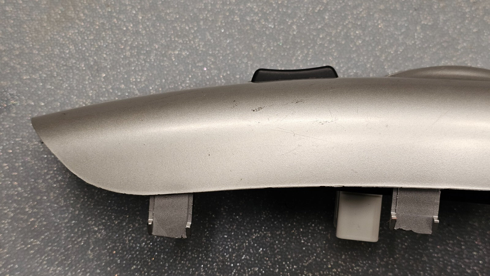 🔥05-10 Kia Sportage Front Right Passenger Window Control Switch Bezel Silver
