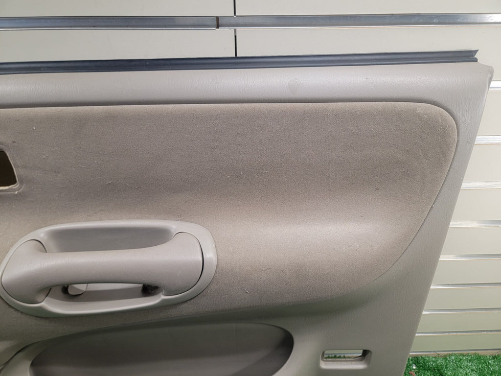 🔥2004-2006 Toyota Tundra Crew Cab DoorTrim Panel front right passenger gray D20