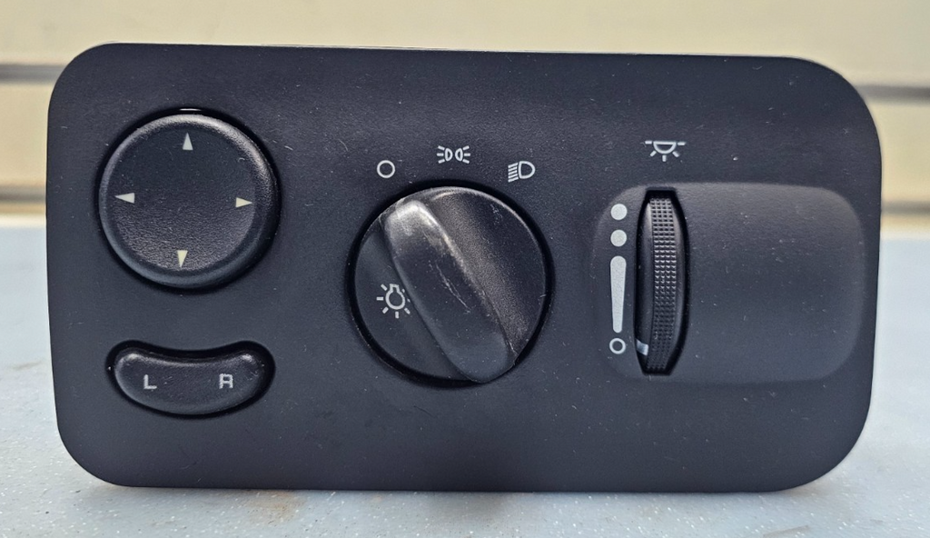 01-07 Caravan Town Country Headlight Fog Light Mirror Power Control Switch Black