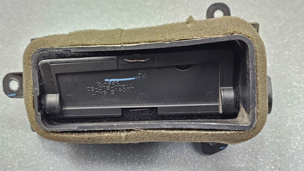 06-08 Honda Ridgeline Dash Center Left Driver Air Vent AC A/C Heater Panel Black