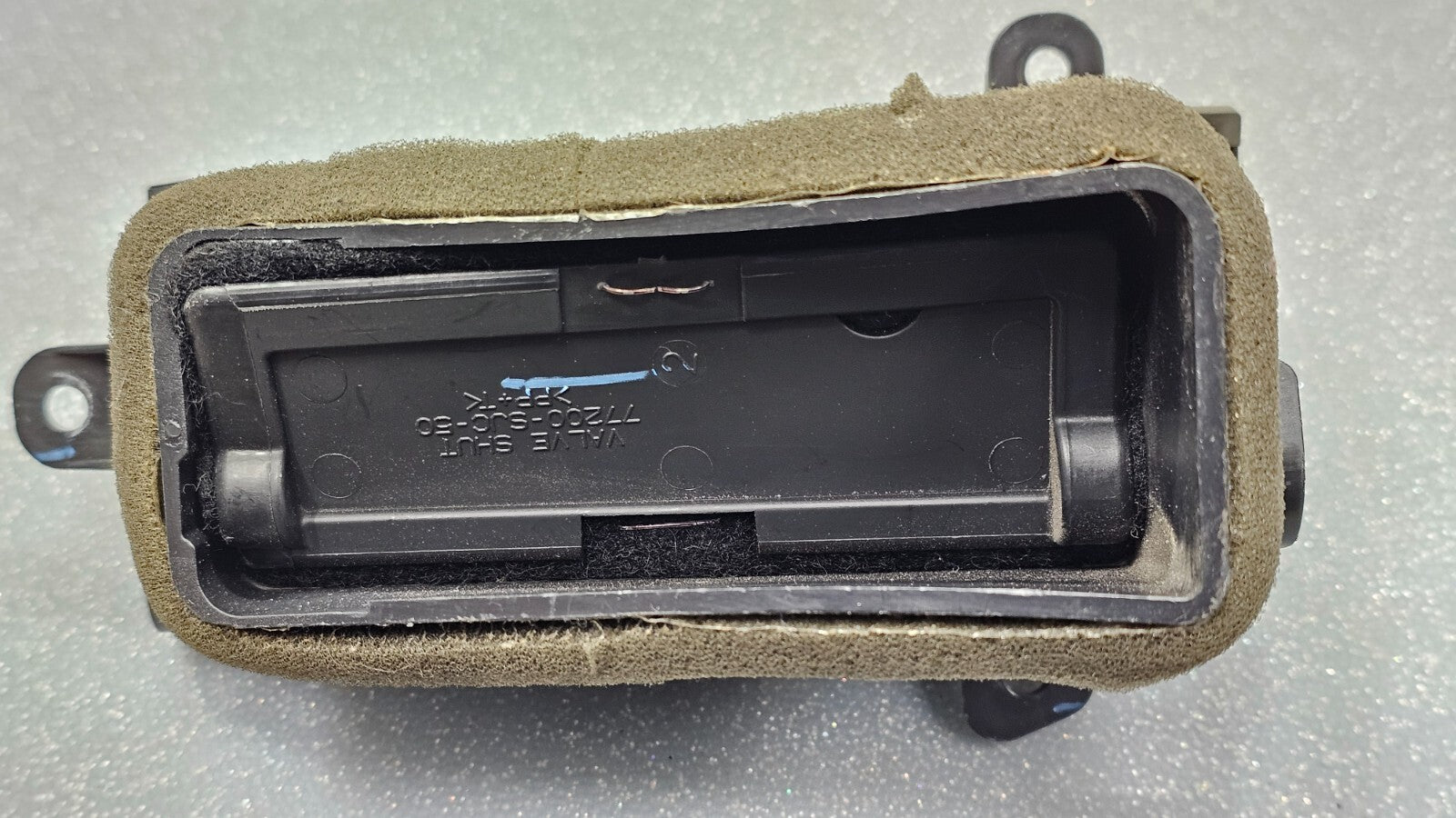 06-08 Honda Ridgeline Dash Center Left Driver Air Vent AC A/C Heater Panel Black