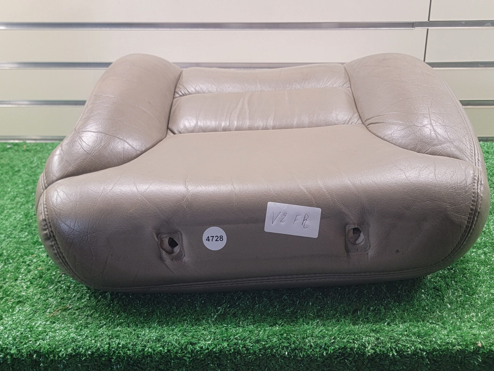 🔥1995-1999 Chevy GMC Silverado  Seat rest cushion leather front right V2 TAN