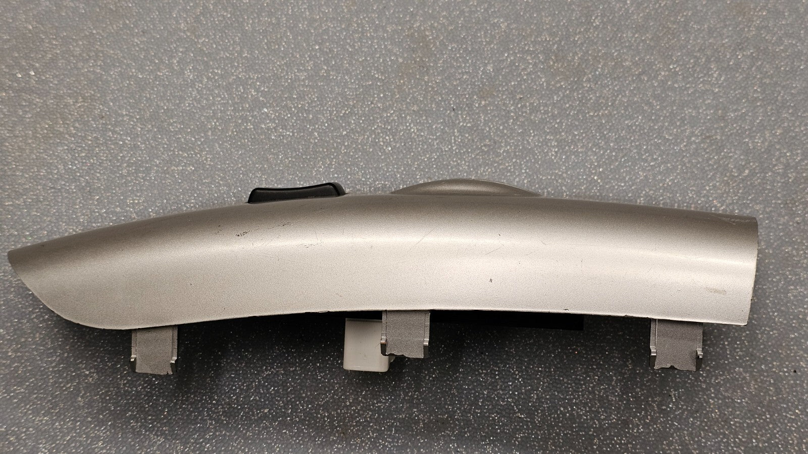 🔥05-10 Kia Sportage Front Right Passenger Window Control Switch Bezel Silver