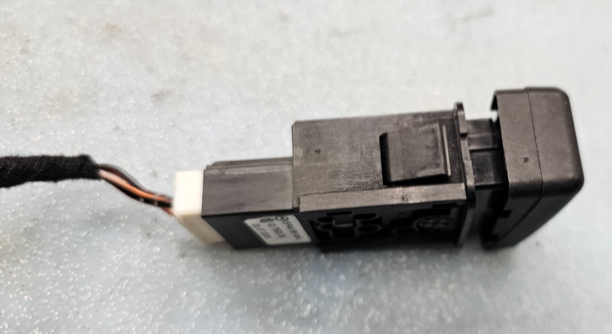 🔥04-09 Mazda3 Mazda 3 Hazard Warning Switch Emergency Flasher Light Assembly