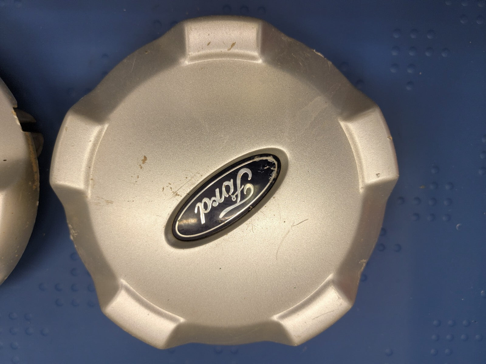 🔥2001- 2004 OEM Ford Escape Wheel Hb Caps Center Cap SILVER