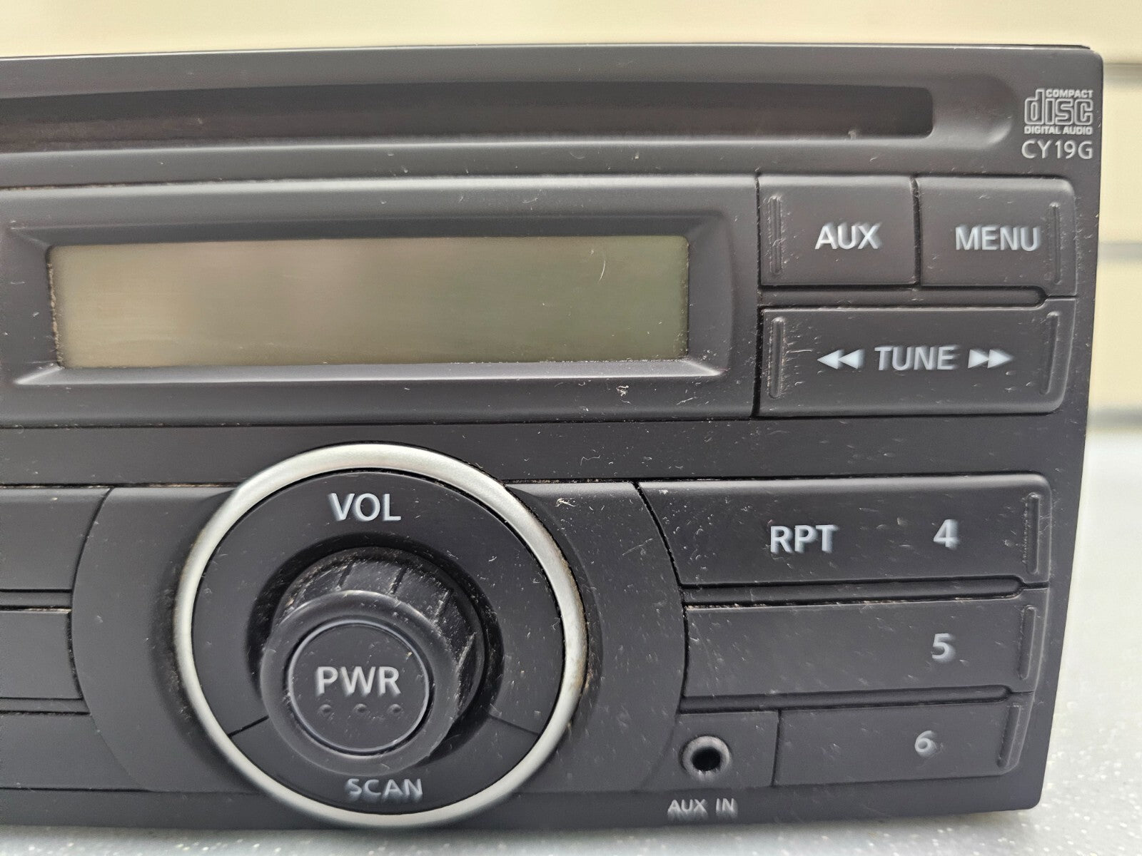 🔥12-14 Nissan Versa Dash AM FM AUX Radio CD Player Receiver Audio Display OEM