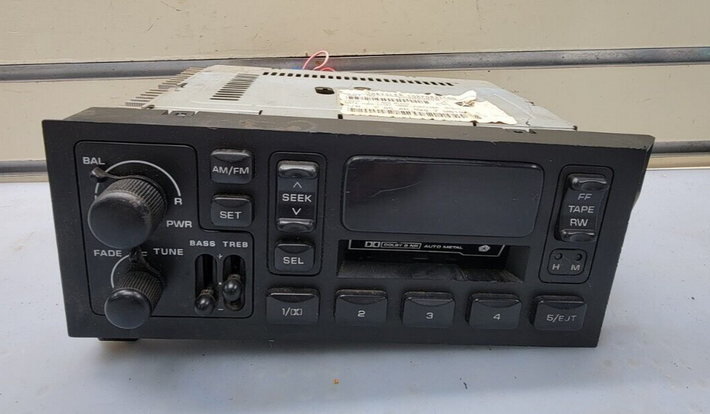 🔥84-02 Cherokee Caravan Dodge Ram Wrangler DASH AM/FM CASSETTE RADIO PLAYER