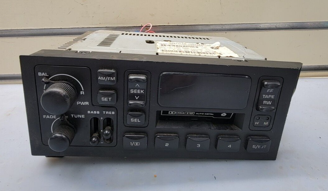 🔥84-02 Cherokee Caravan Dodge Ram Wrangler DASH AM/FM CASSETTE RADIO PLAYER