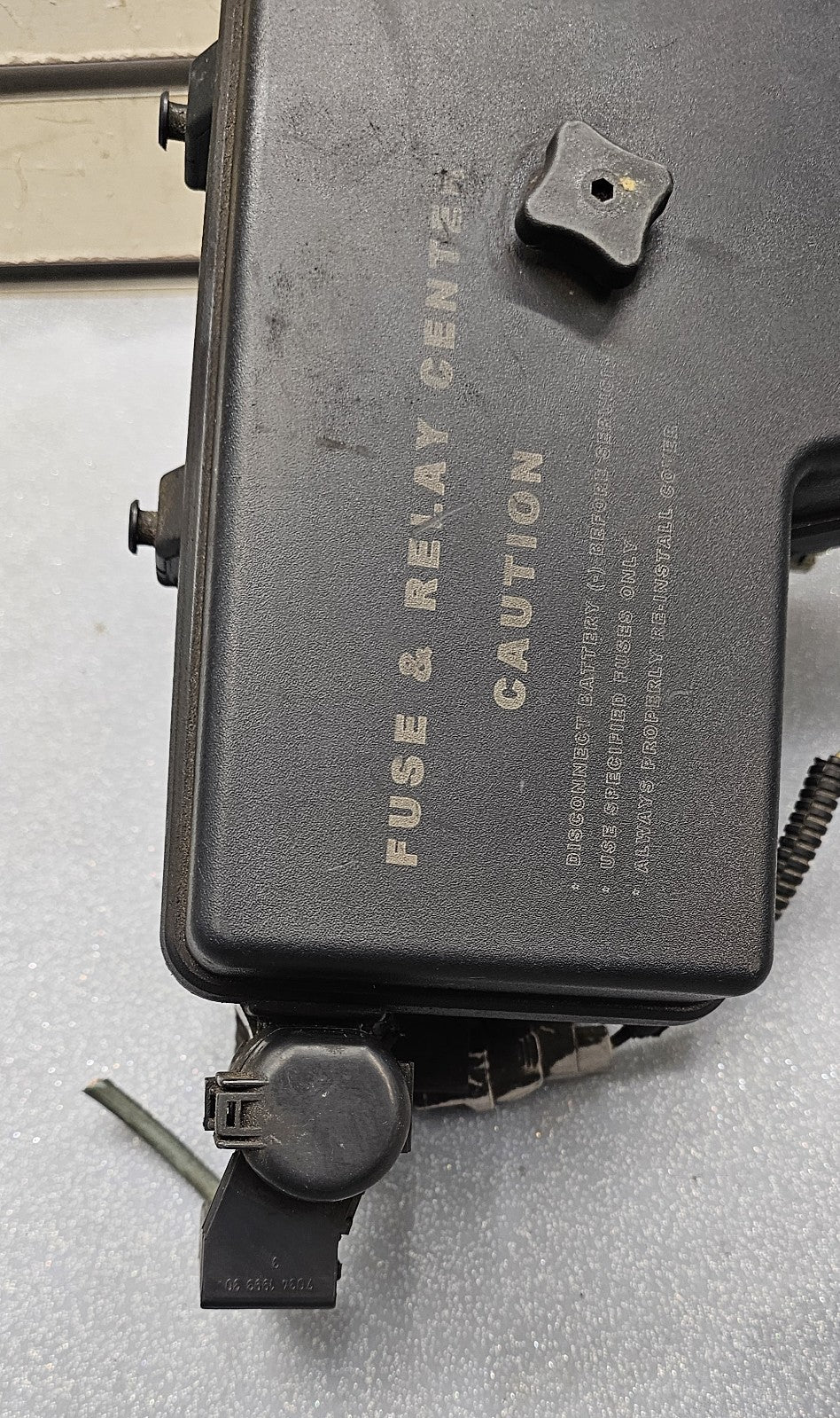🔥02-05 DODGE RAM INTEGRATED POWER DISTRIBUTION MODULE FUSE BOX OEM