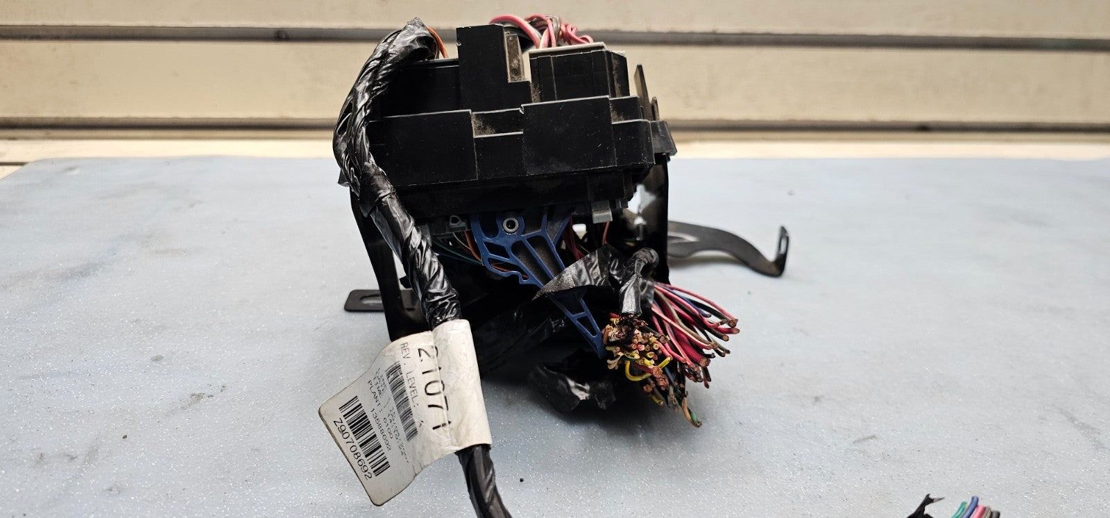 🔥07-14 Silverado Sierra DASH RELAY Body Wiring Harness Junction BLOCK BRACKET