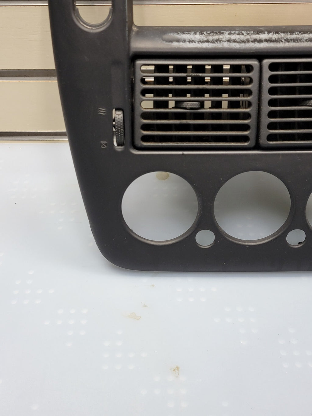 02-05 FORD EXPLORER RADIO AUDIO CLIMATE TEMPERATURE CONTROL BEZEL TRIM Black
