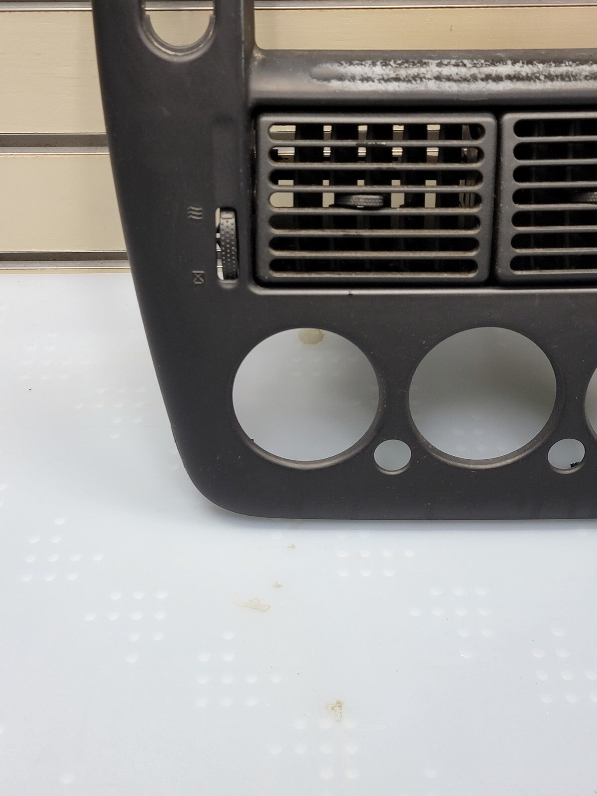 02-05 FORD EXPLORER RADIO AUDIO CLIMATE TEMPERATURE CONTROL BEZEL TRIM Black
