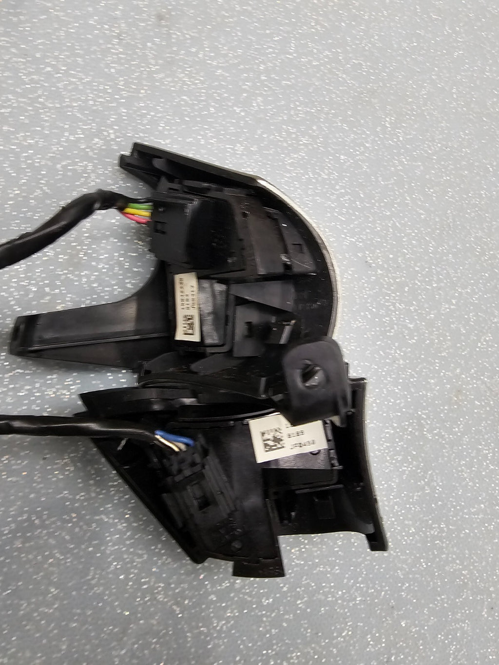 06-09 Pontiac G6 Steering Wheel Radio Cruise Control Switch Push Button Assembly