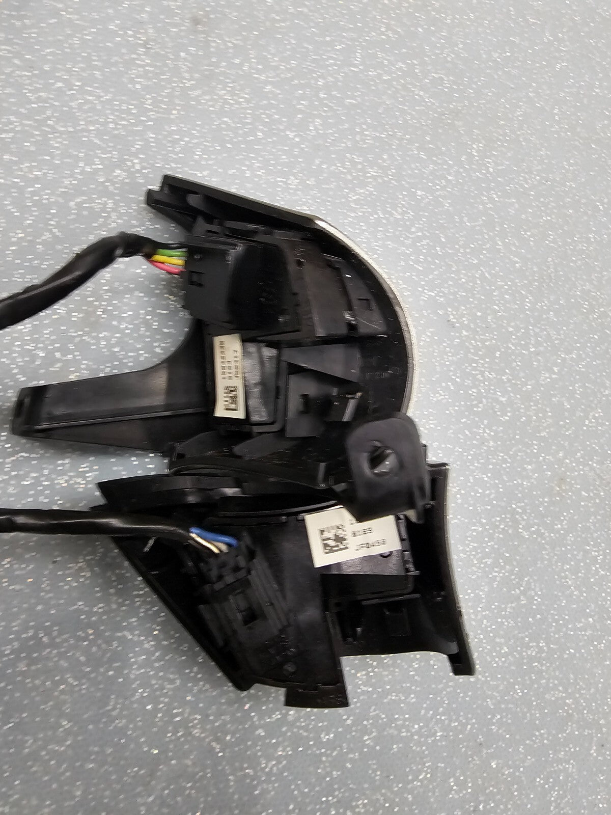 06-09 Pontiac G6 Steering Wheel Radio Cruise Control Switch Push Button Assembly