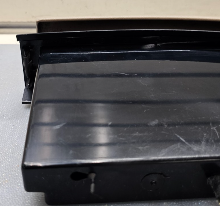 🔥00-05 BUICK LESABRE Front Dash Storage Cubby Assembly