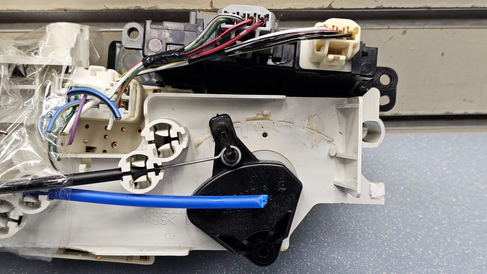 04-05 Toyota Yaris Dash Heater AC Tempreture Climate Control Module Conditioning