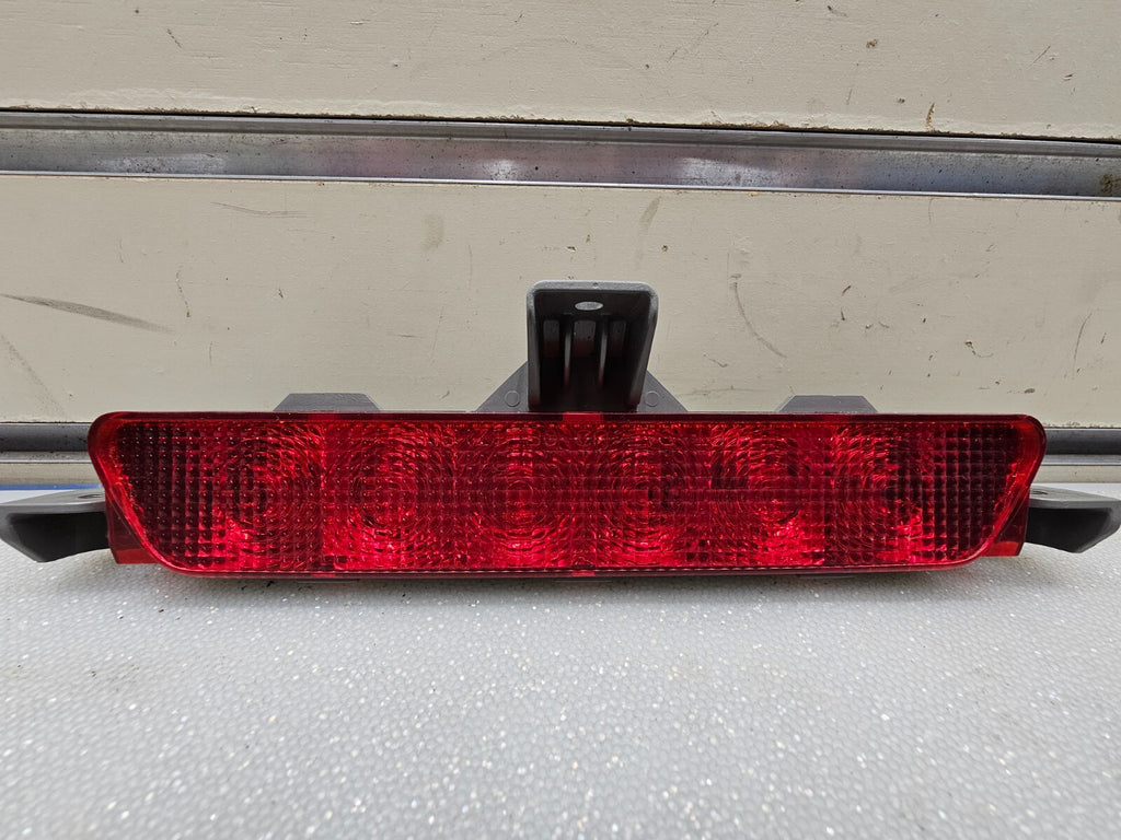 🔥2008-2012 Chevy Malibu Rear High Mount Third Brake Light Lamp Assembly Chrome