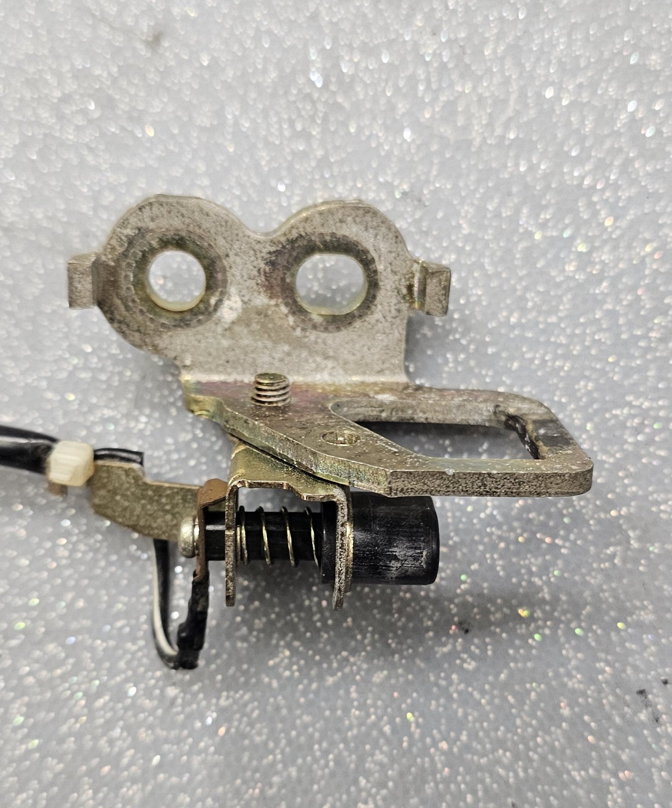 🔥95-98 Toyota Avalon 84-08 Corolla 87-08 Camry Steel Trunk Latch Striker OEM