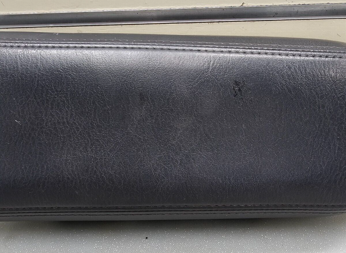 98-04 Chrysler 300M Front Center Console Lid Armrest Leather Top Assembly Black