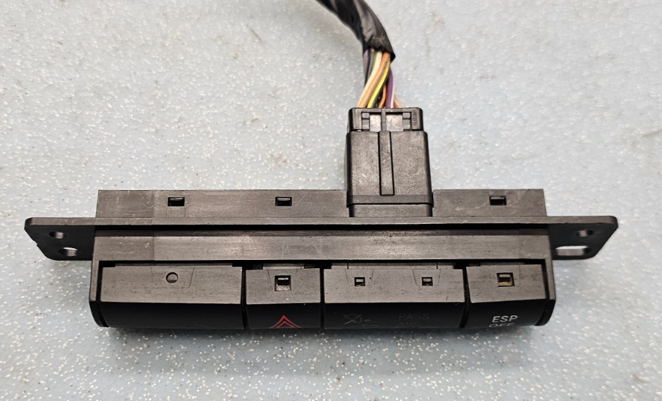 🔥06-08 Charger Hazard Emergency Light Switch ESP OFF Instrument Panel Black