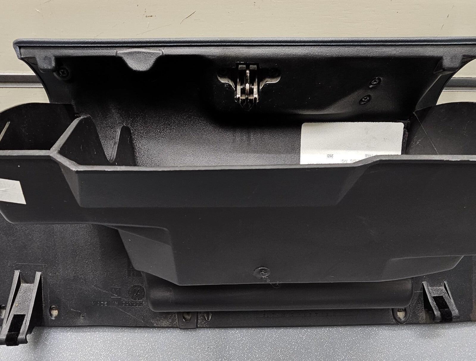 95-99 CHEVY GMC TRUCK SILVERADOC/K Glove Box Storage Compartment Assembly BLUEG2