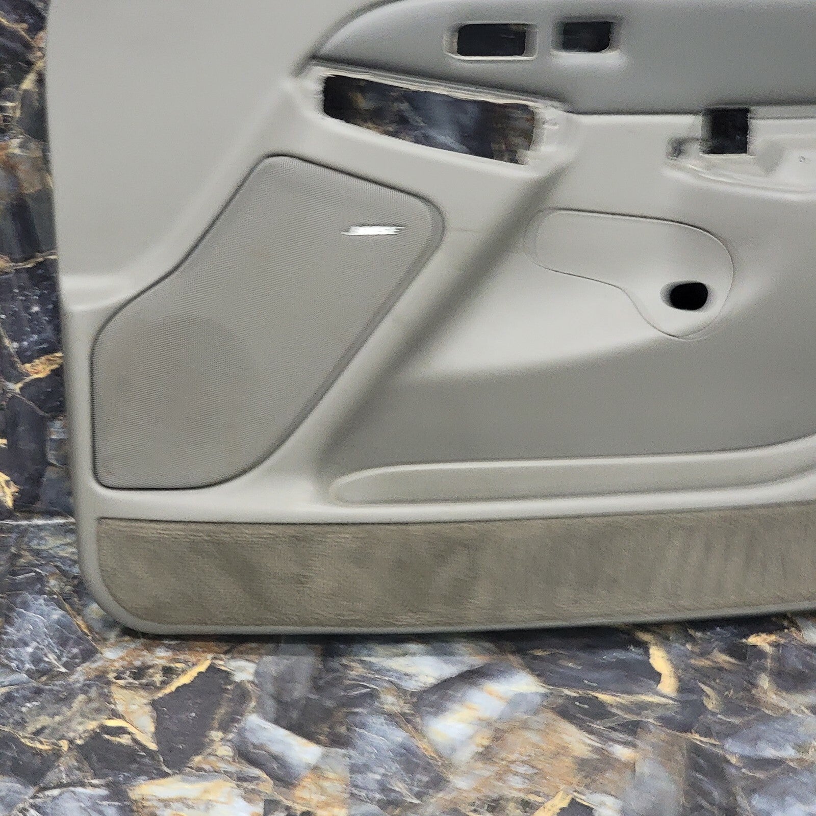 🔥03-06 Silverado SIERRA Door Panel Front RIGHT Passenger/No Arm LIGHT GRAY D5