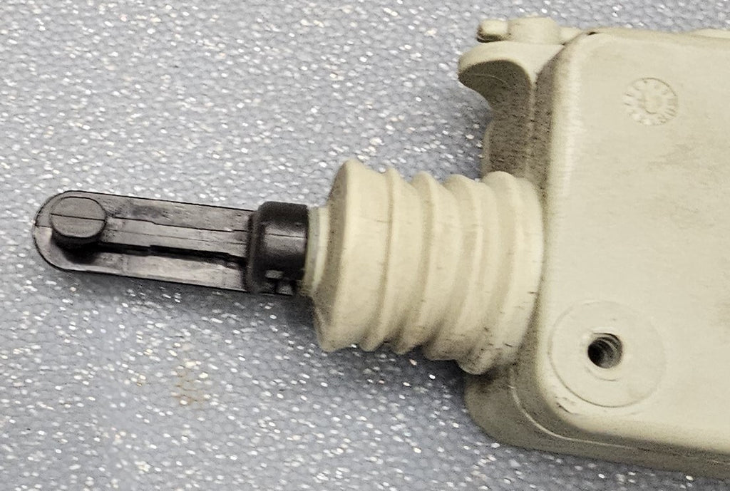01-04 FORD ESCAPE MAZDA TRIBUTE REAR LIFTGATE LOCK LATCH ACTUATOR OEM/FE
