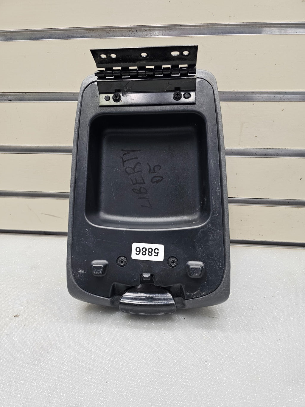 🔥2002-2007 Jeep Liberty Front Center Console Arm Rest Lid Cover Black OEM
