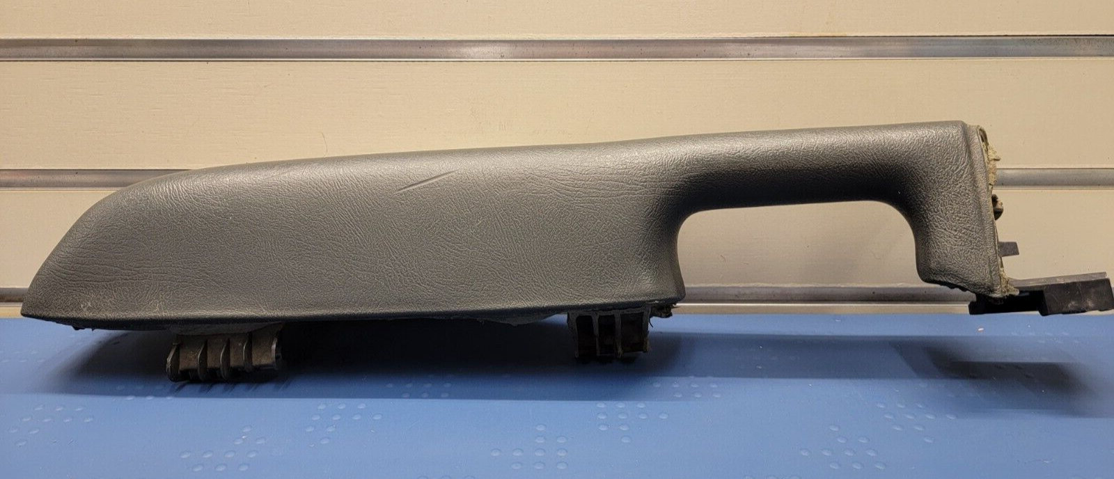 99-02 Chevrolet GMC Silverado Tahoe Front Right Door Armrest Handle graphite H1