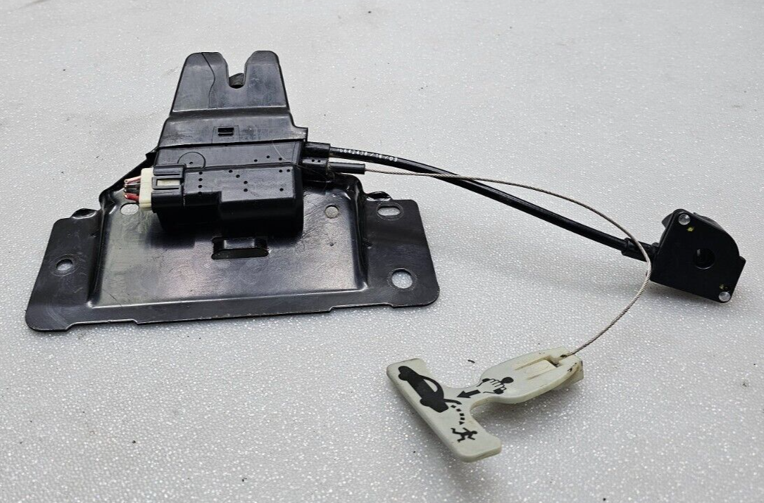 03-06 Lincoln Town Car Trunk Latch Release Actuator Deck Lid Door Lock Assembly