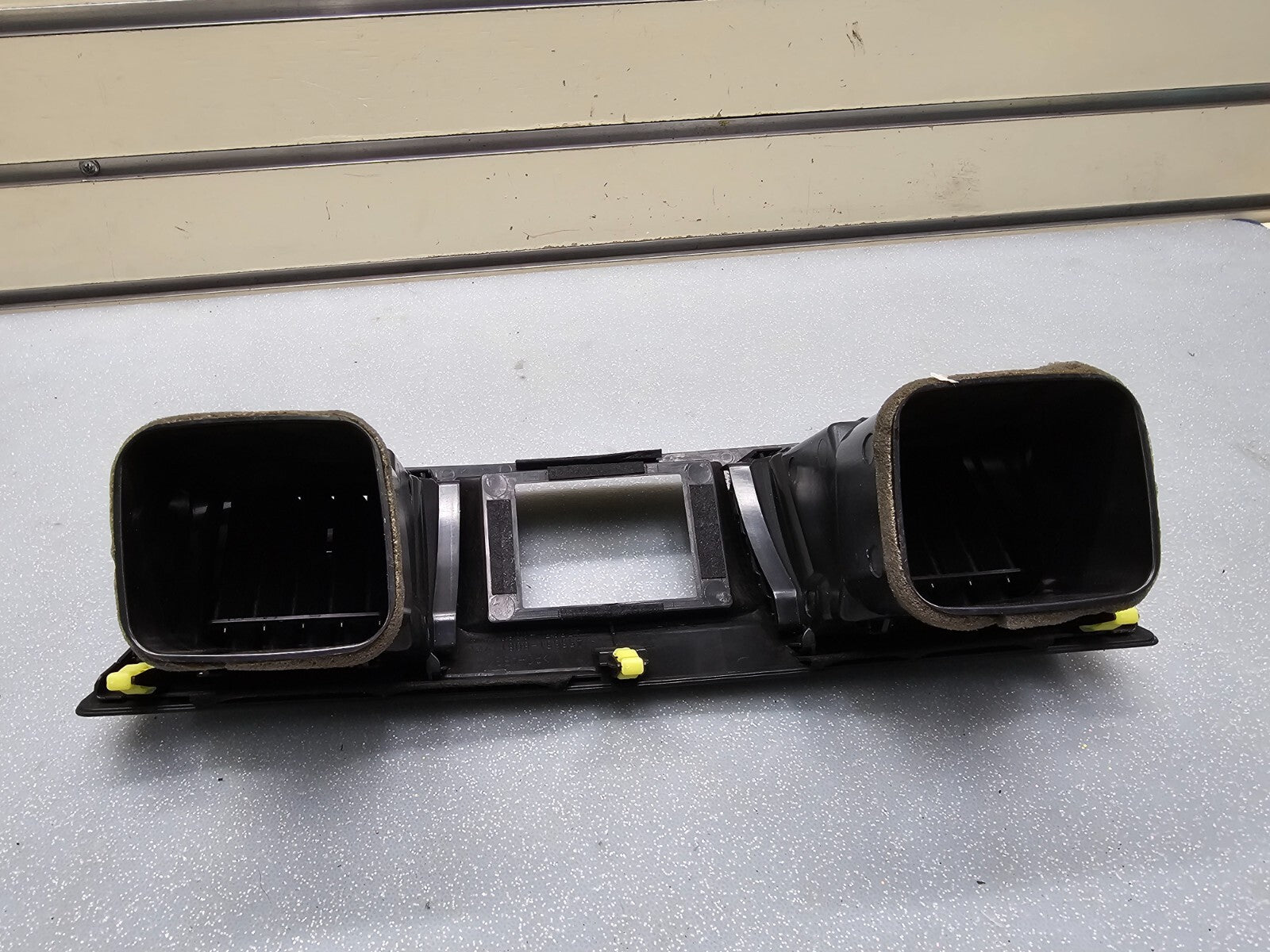 🔥08-13 Toyota Highlander Center Dash AC Air Vents Trim Bezel Assembly Black OEM