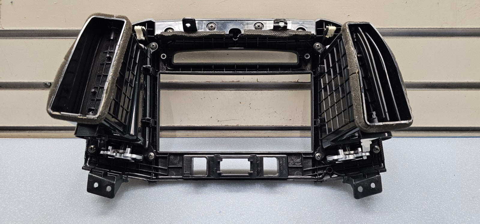 🔥10-12 Hyundai Santa Fe Dash Radio Display Bezel Climate Trim Panel Black B53