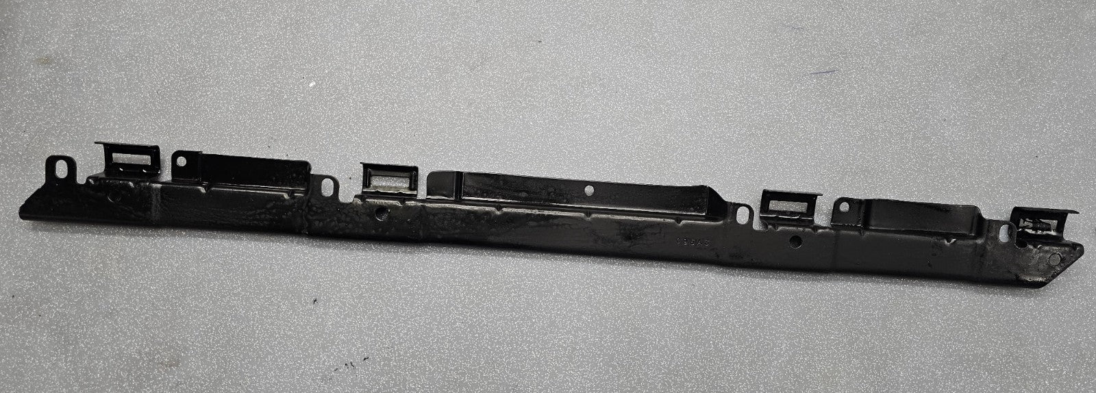 🔥99-06 GM Silverado Sierra Yukon Front Door Sill Bracket OEM