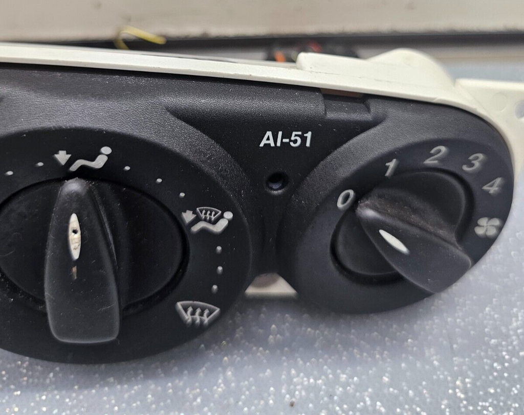 🔥00-07 Ford Focus Dash A/C Heater Climate Control Temperature Conditioner OEM