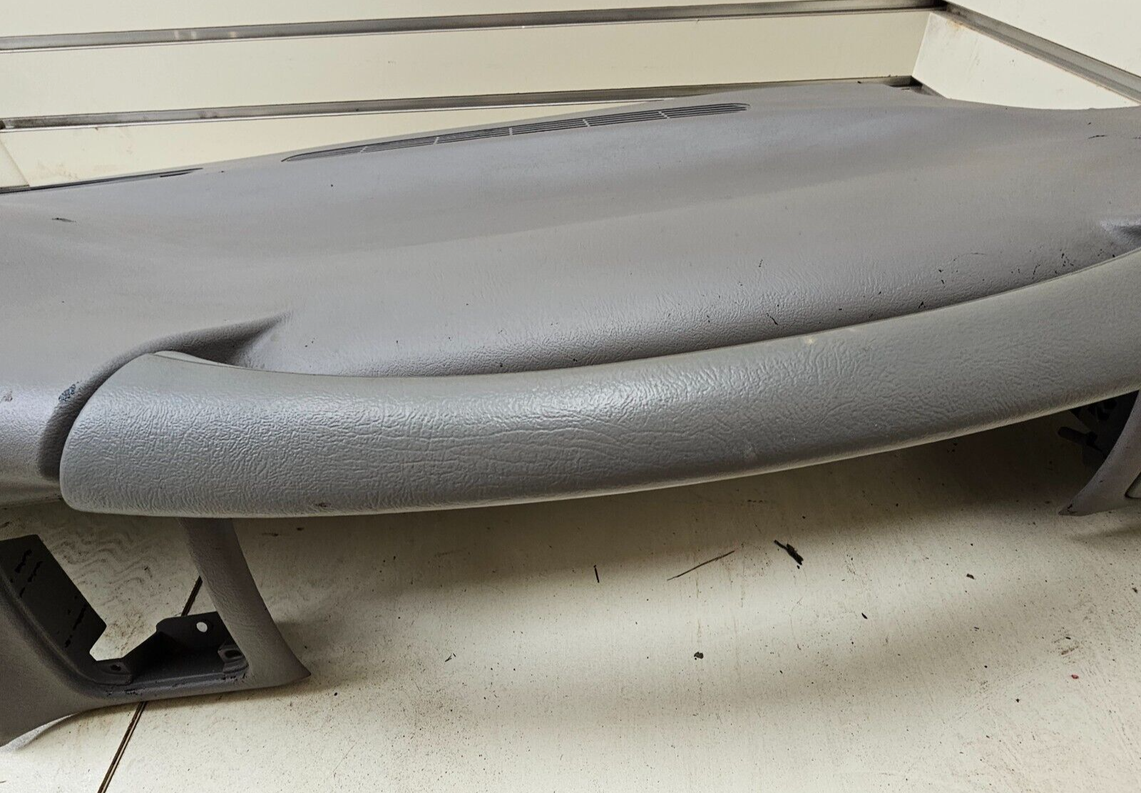 99-06 SILVERADO SIERRA TAHOE Upper Dash Cap Cover Top Dashboard Pad LT Gray DP1