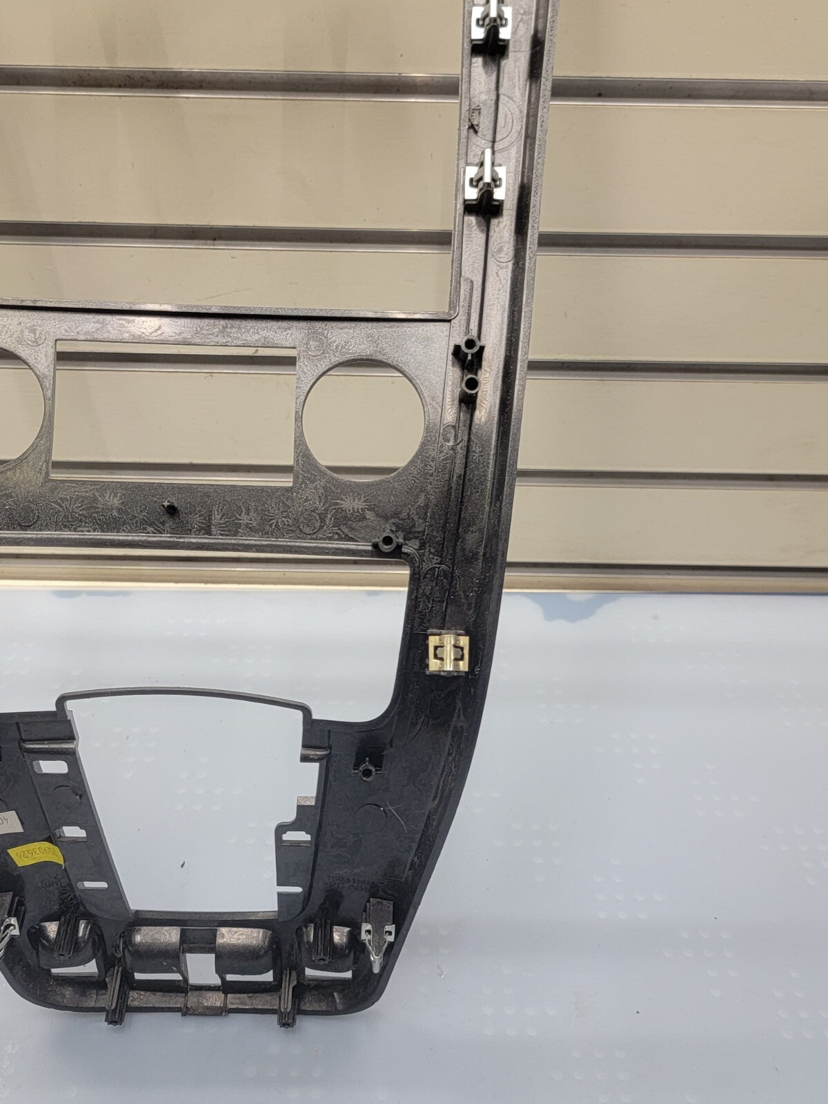 07-09 Chevrolet Equinox Center Dash Radio Climate Bezel Surround Trim silver
