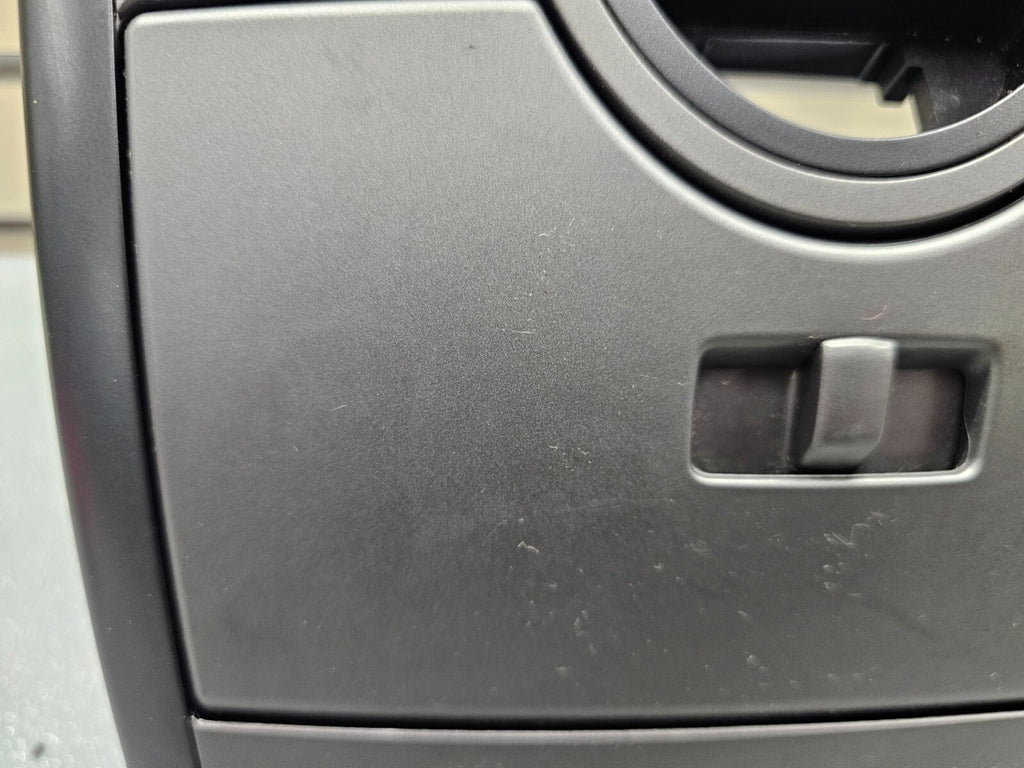 10-11 KIA SOUL PLUS CENTER DASH FM RADIO STEREO DISPLAY TRIM PANEL BEZEL DK GRAY