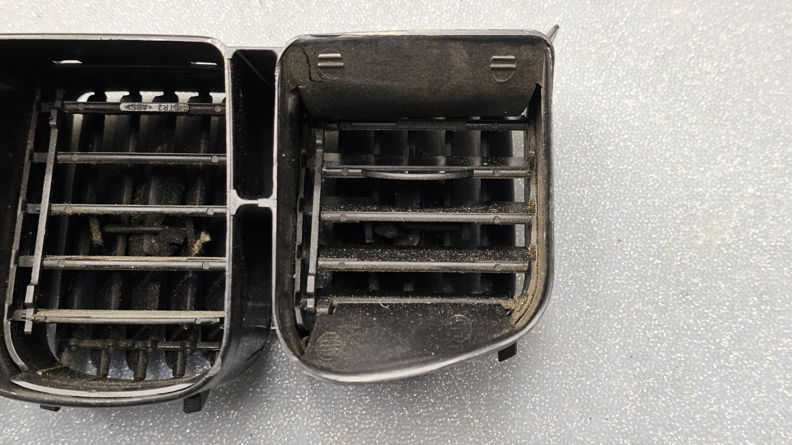🔥 01-07 Dodge Grand Caravan Dash Center Air Vents A/C AC Heater Panel  Black