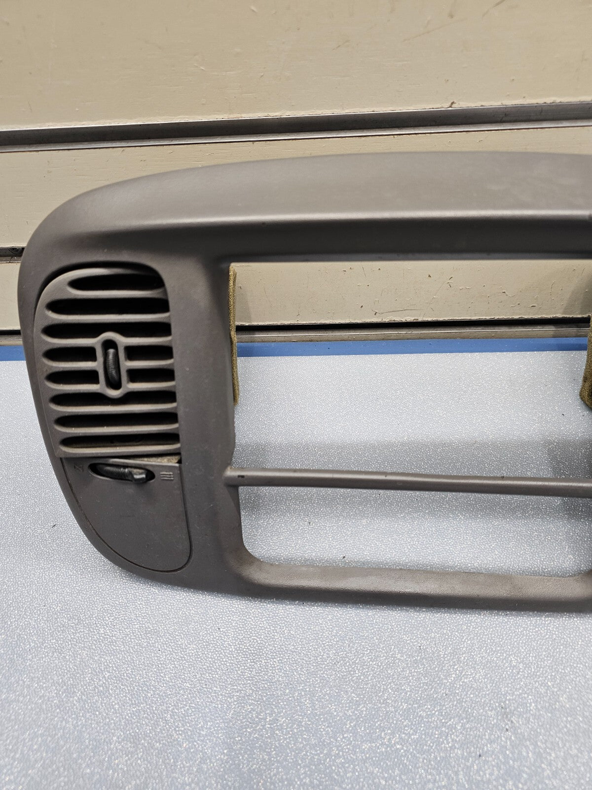 🔥97-03 Ford F150 Center Dash Radio Climate Trim Stereo BEZEL Panel Line GRAY
