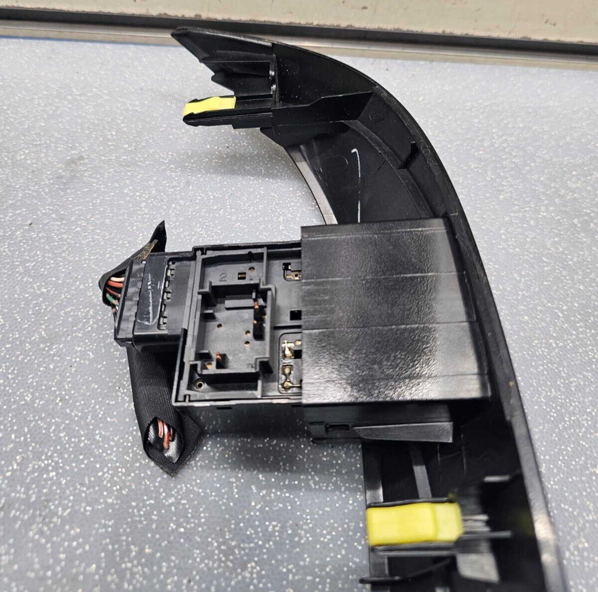 🔥2004-2010 Toyota Sienna RH Right Passenger Radio Bezel Trim Molding Black OEM