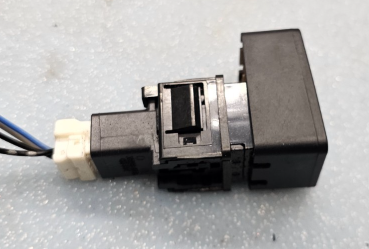 🔥07-21 VERSA NV 200 Hazard Light Emergency Flasher Switch Hatchback BLACK OEM