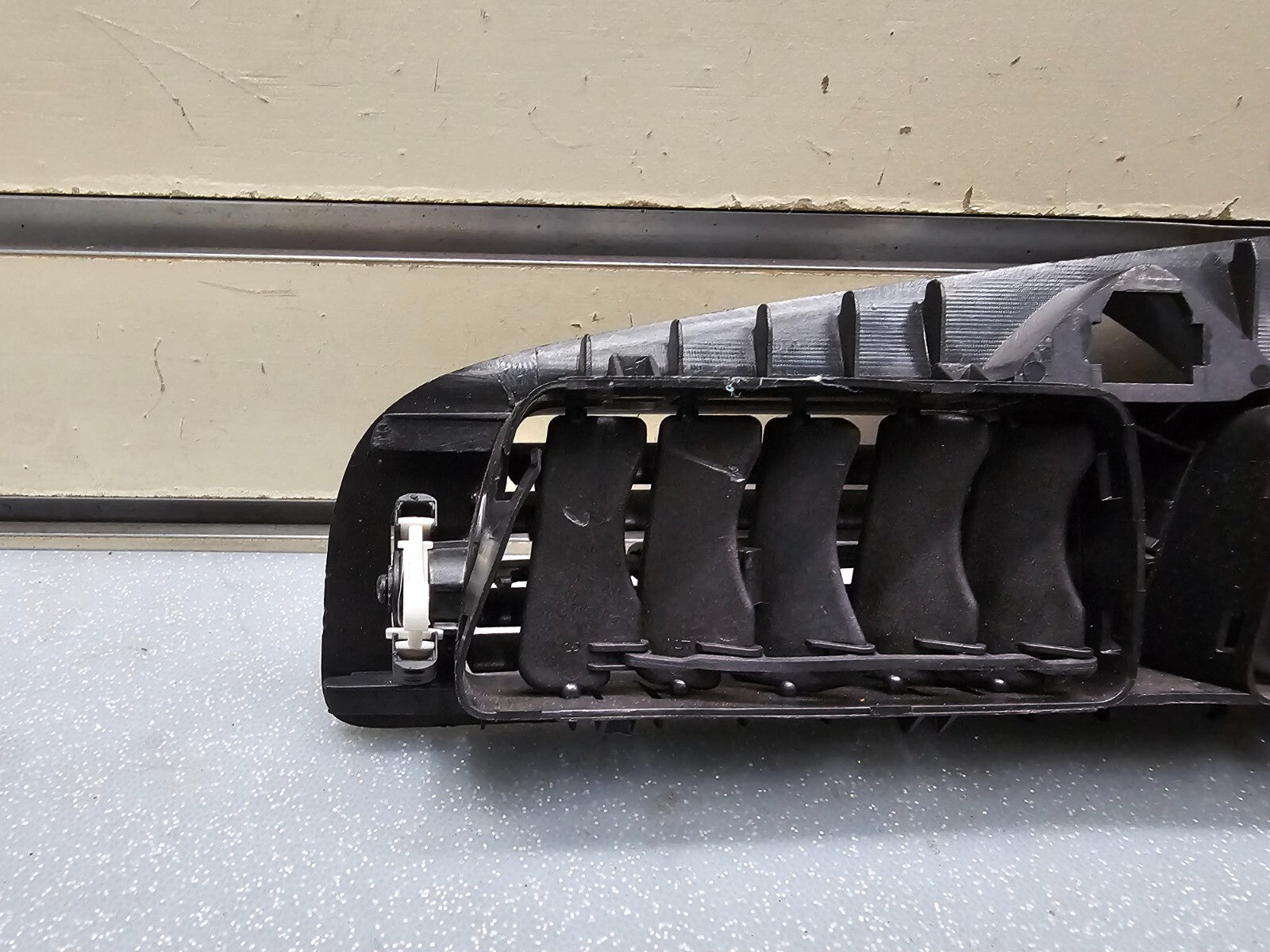 🔥04-09 Volvo S60 Dash Center AC Vent Grill Air Duct Trim Hazard Switch Cover