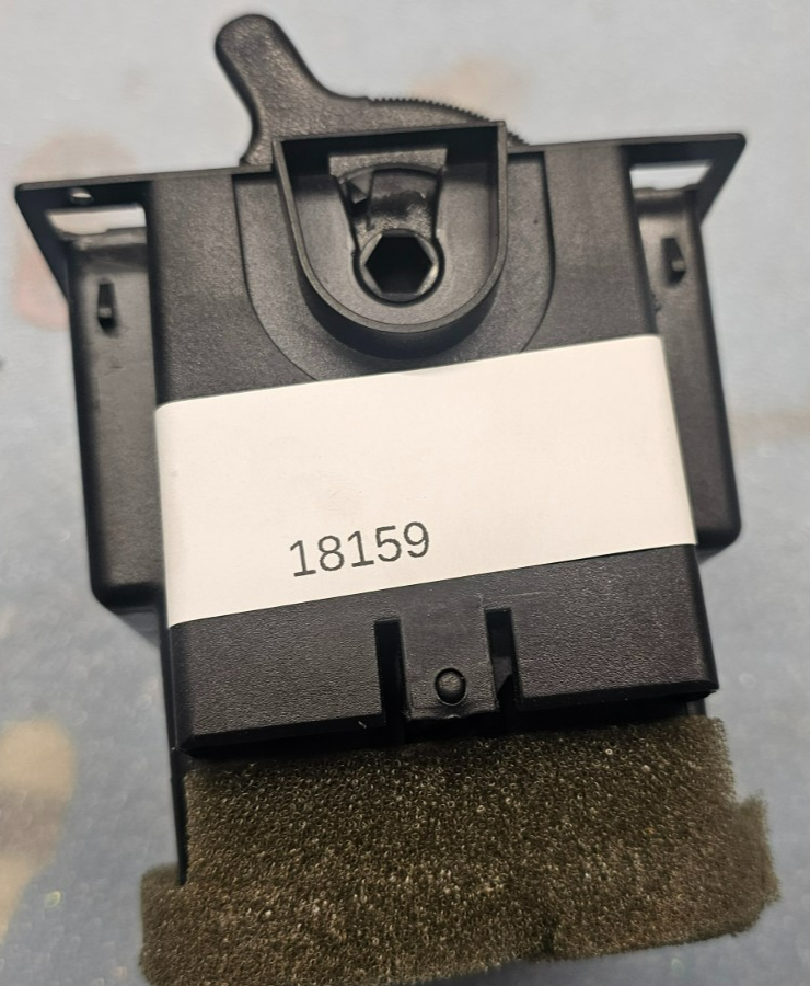 98-11 Grand Marquis Crown Victoria Dash Right Passenger AC Heater Air Vent Black