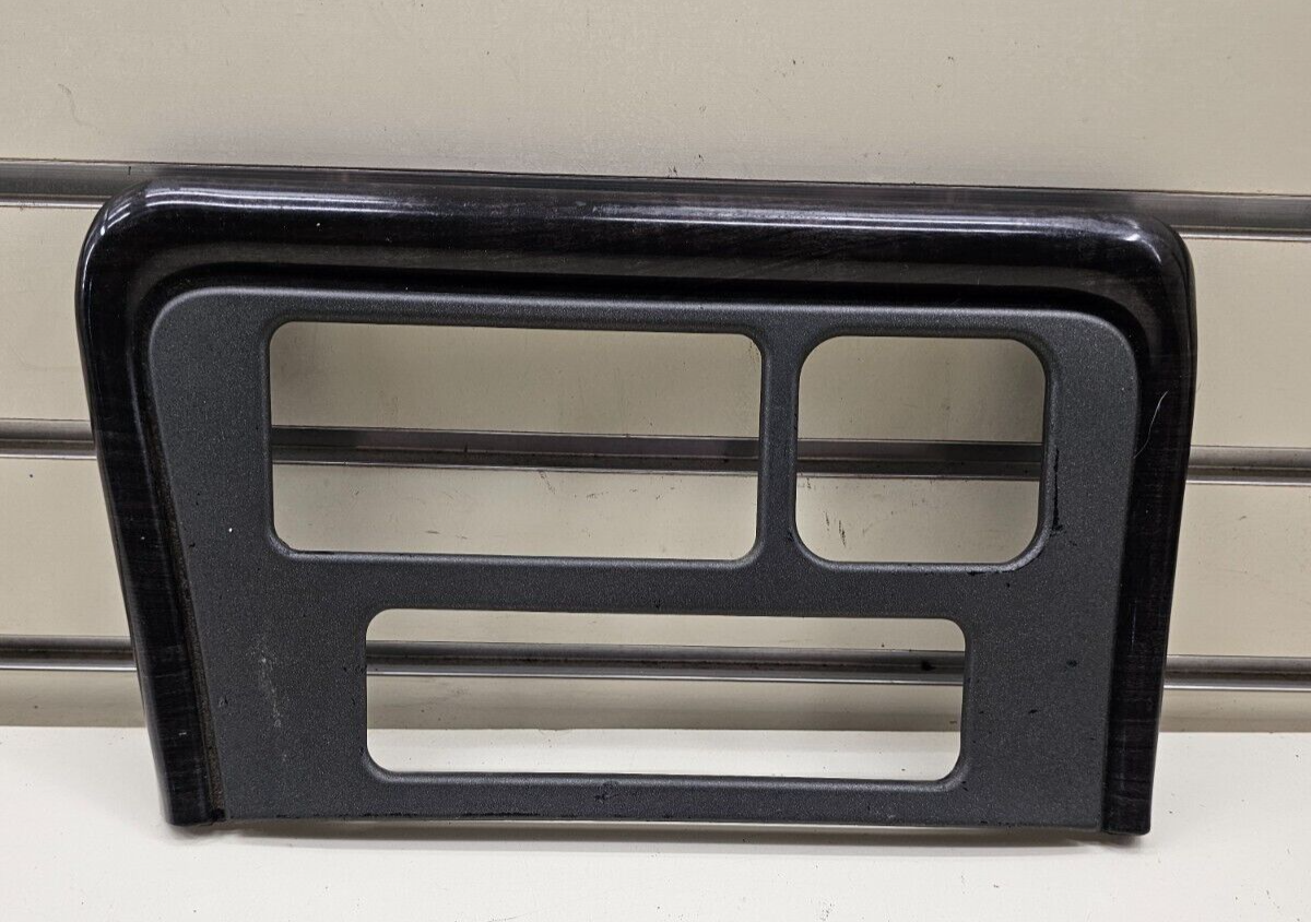 02-06 Escalade Center Dash Radio Display Bezel Trim Panel Assembly DK Gray/Wood