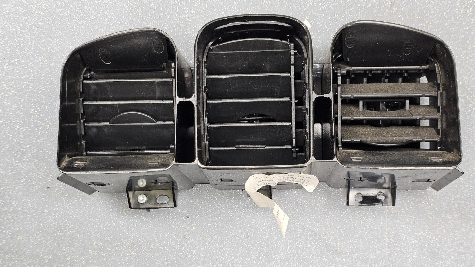 🔥 01-07 Dodge Grand Caravan Dash Center Air Vents A/C AC Heater Panel  Black