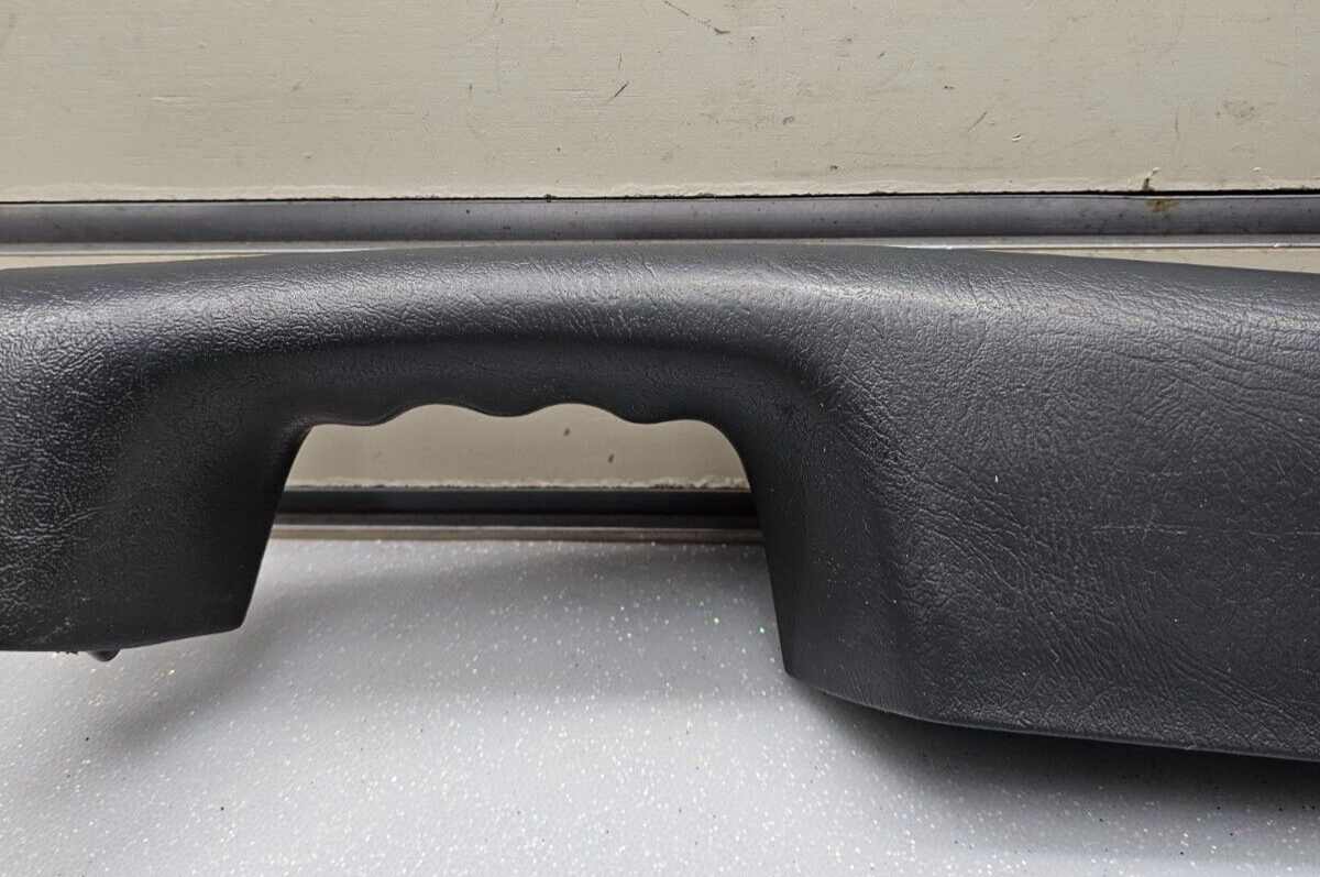 98-04 BLAZER S10 JIMMY SONOMA Door Panel Arm Rest Pull Handle Driver Graphite H5