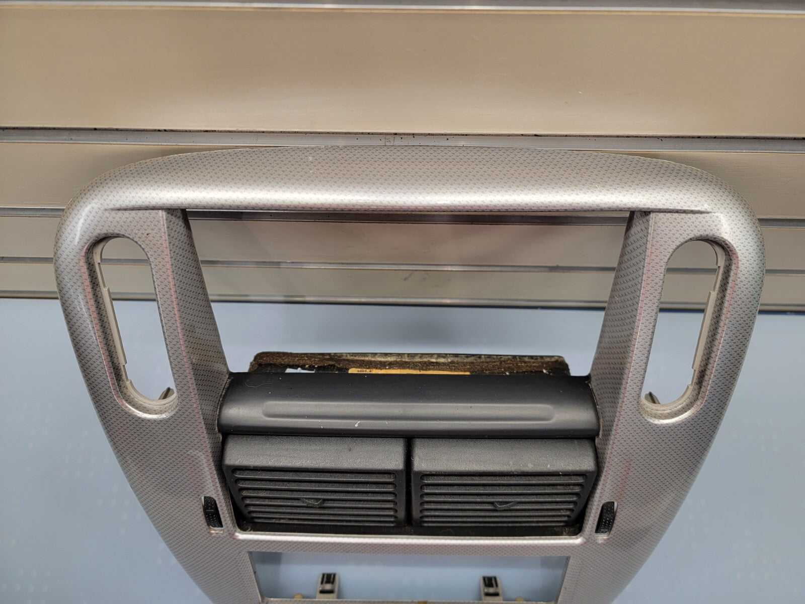 02-05 FORD EXPLORER RADIO AUDIO CLIMATE TEMPERATURE CONTROL BEZEL TRIM silver
