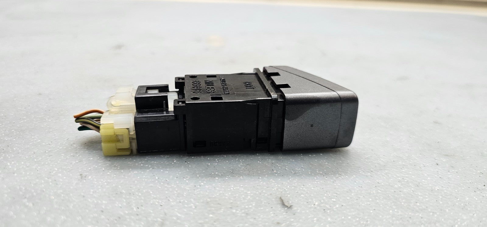 🔥05-07 Impreza WRX STI Hazard Control Emergency Flasher Switch Button Black