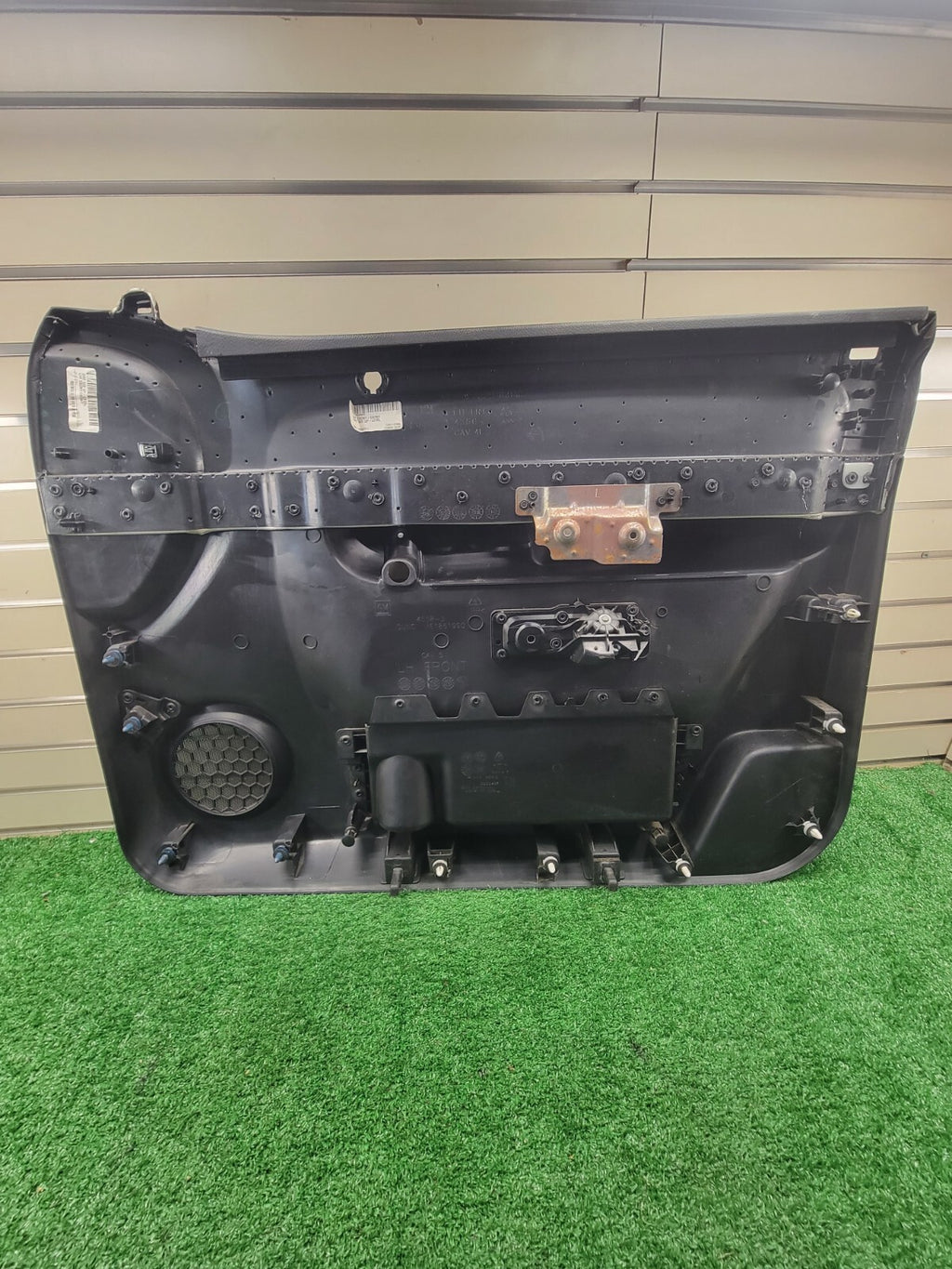 🔥07-09 Chevrolet Silverado GMC Sierra Door Panel LEFT DRIVER BLACK D19
